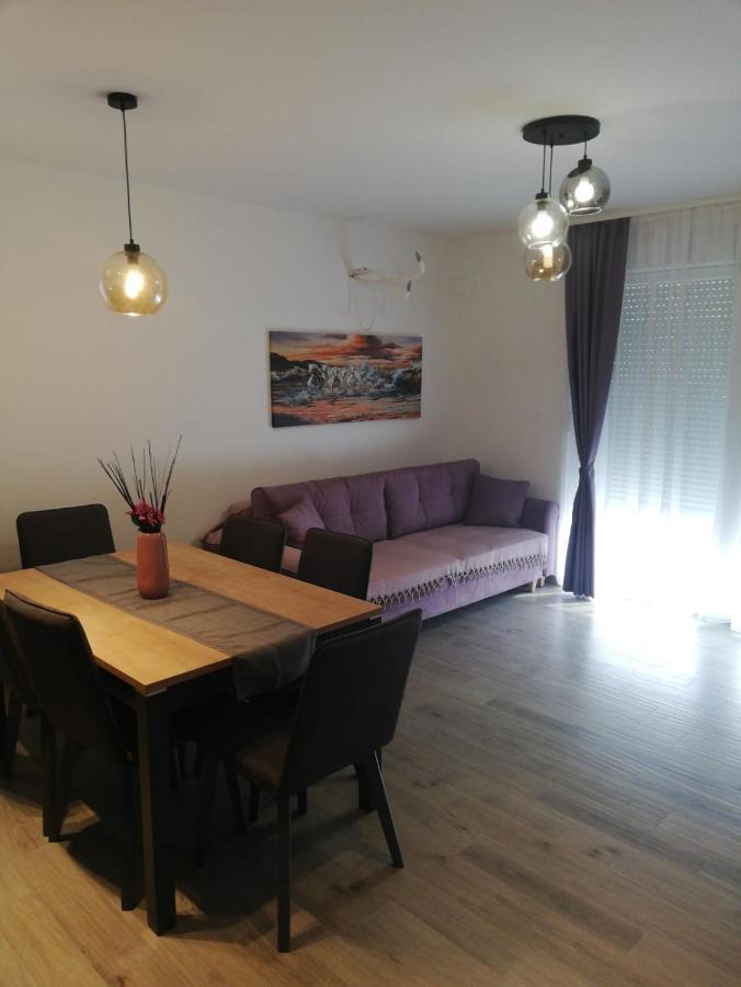 Apartments Vini Seget Donji Luaran gambar
