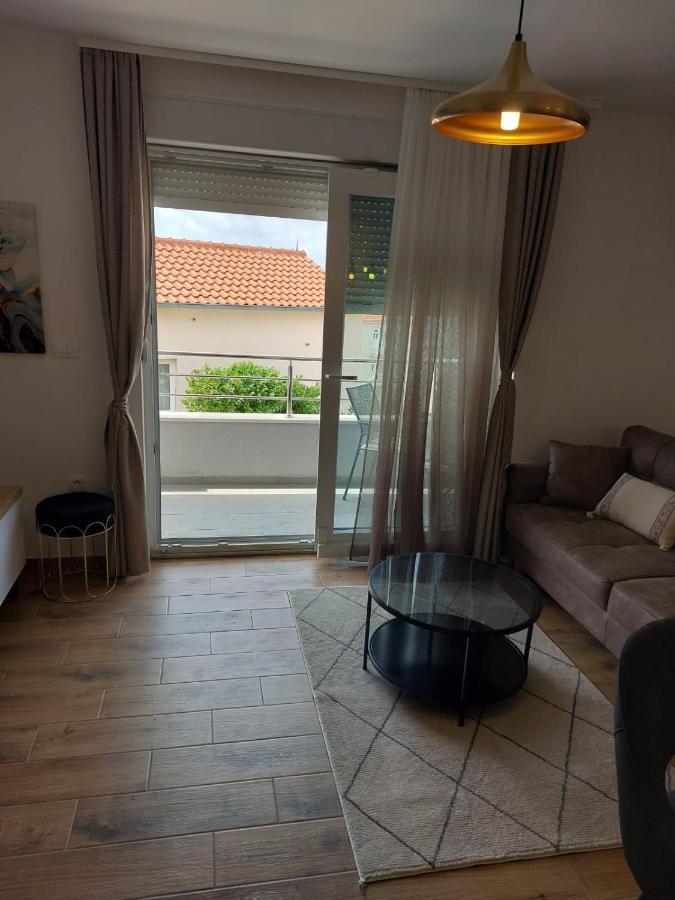 Apartments Vini Seget Donji Luaran gambar