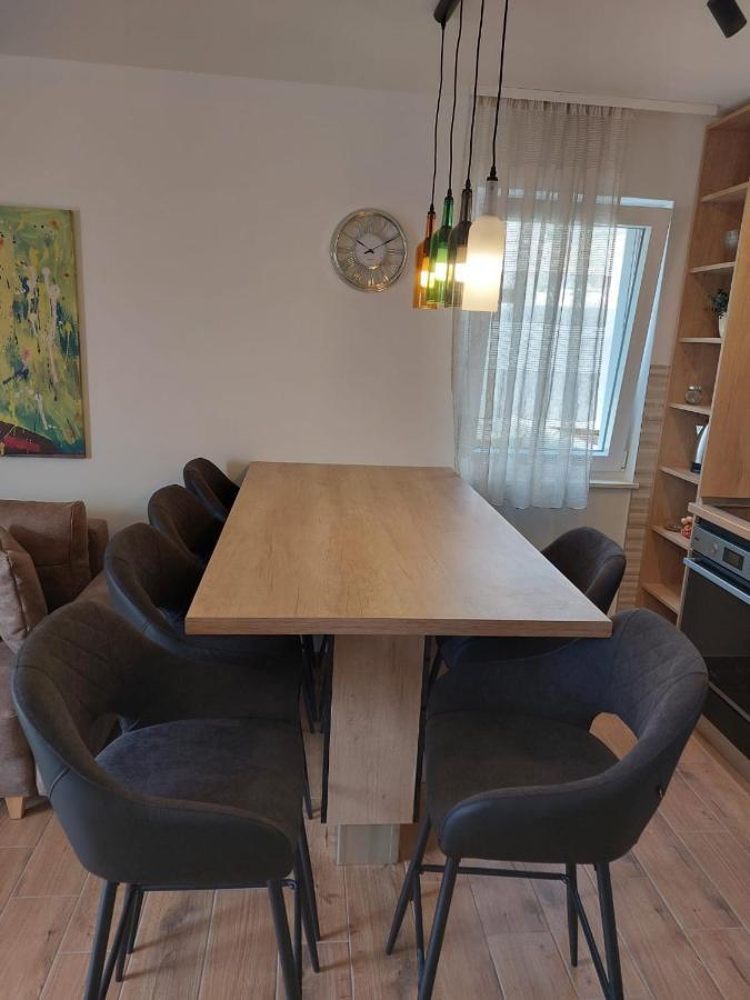 Apartments Vini Seget Donji Luaran gambar